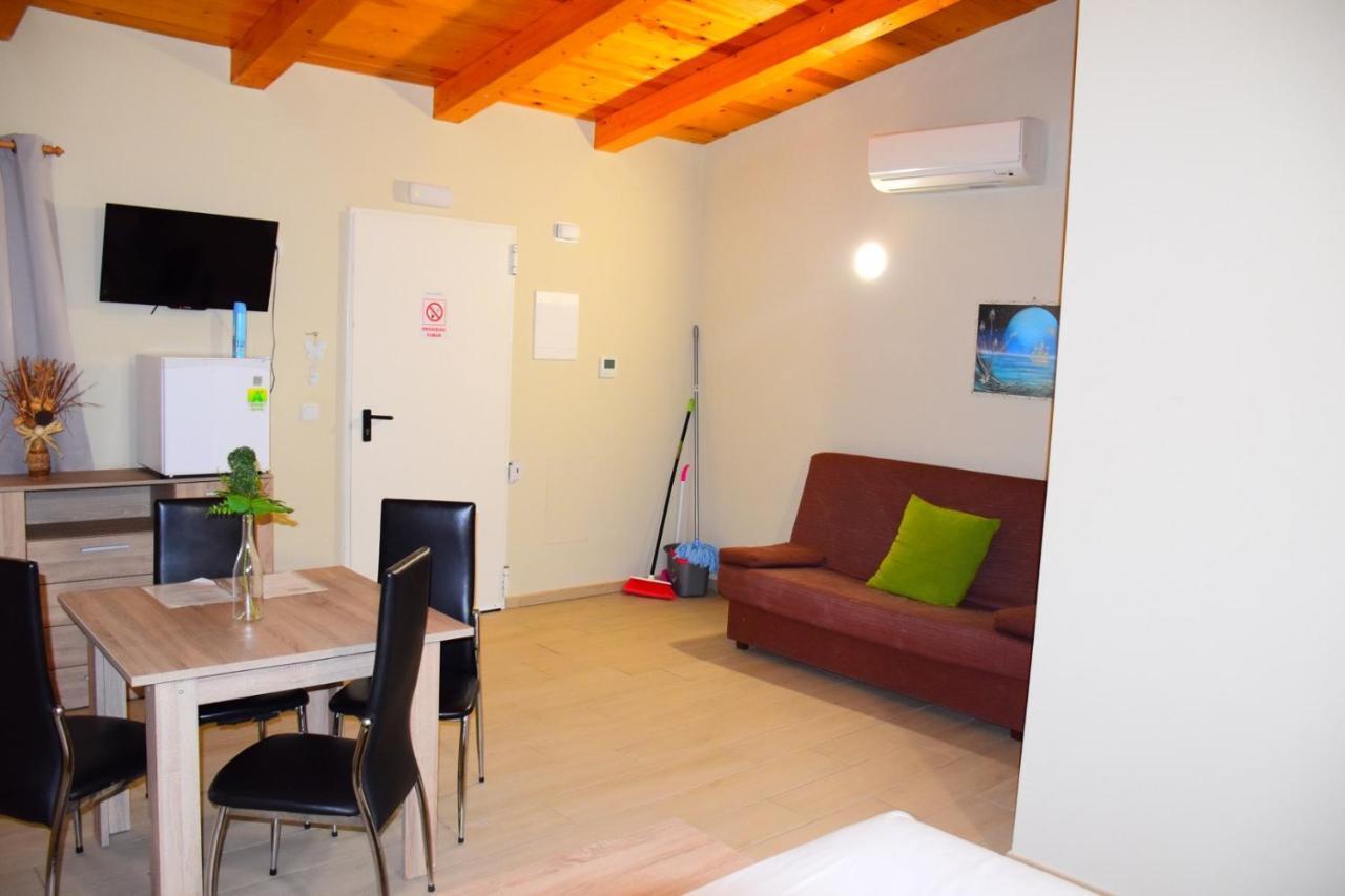 Apartamentos Giuliano Empuriabrava Buitenkant foto